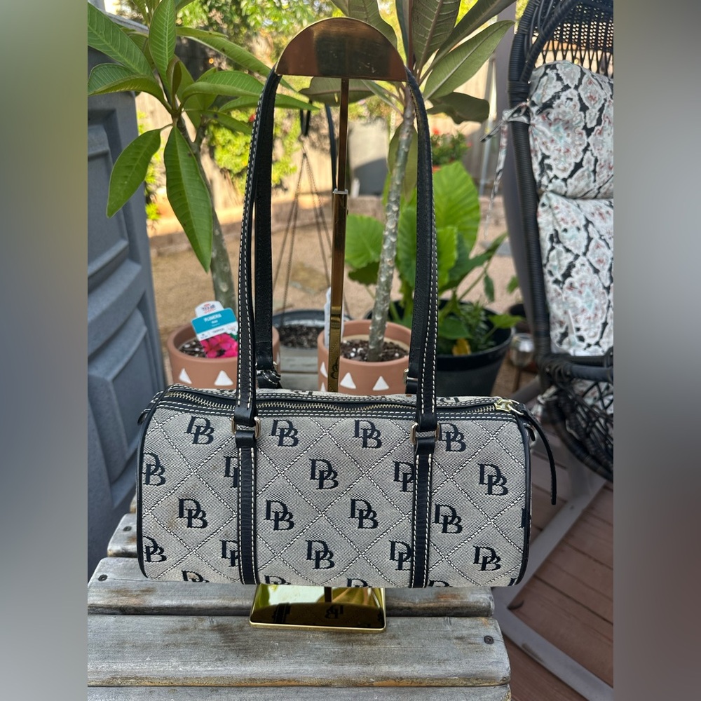 Dooney & Bourke Vintage Black and Gray Monogram Shoulder Bag - Picture 3 of 11